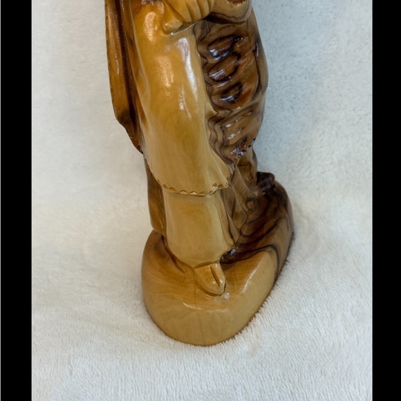 Olive Wood Hand carved collectible Ruth biblical figurine - Picture 9 of 11